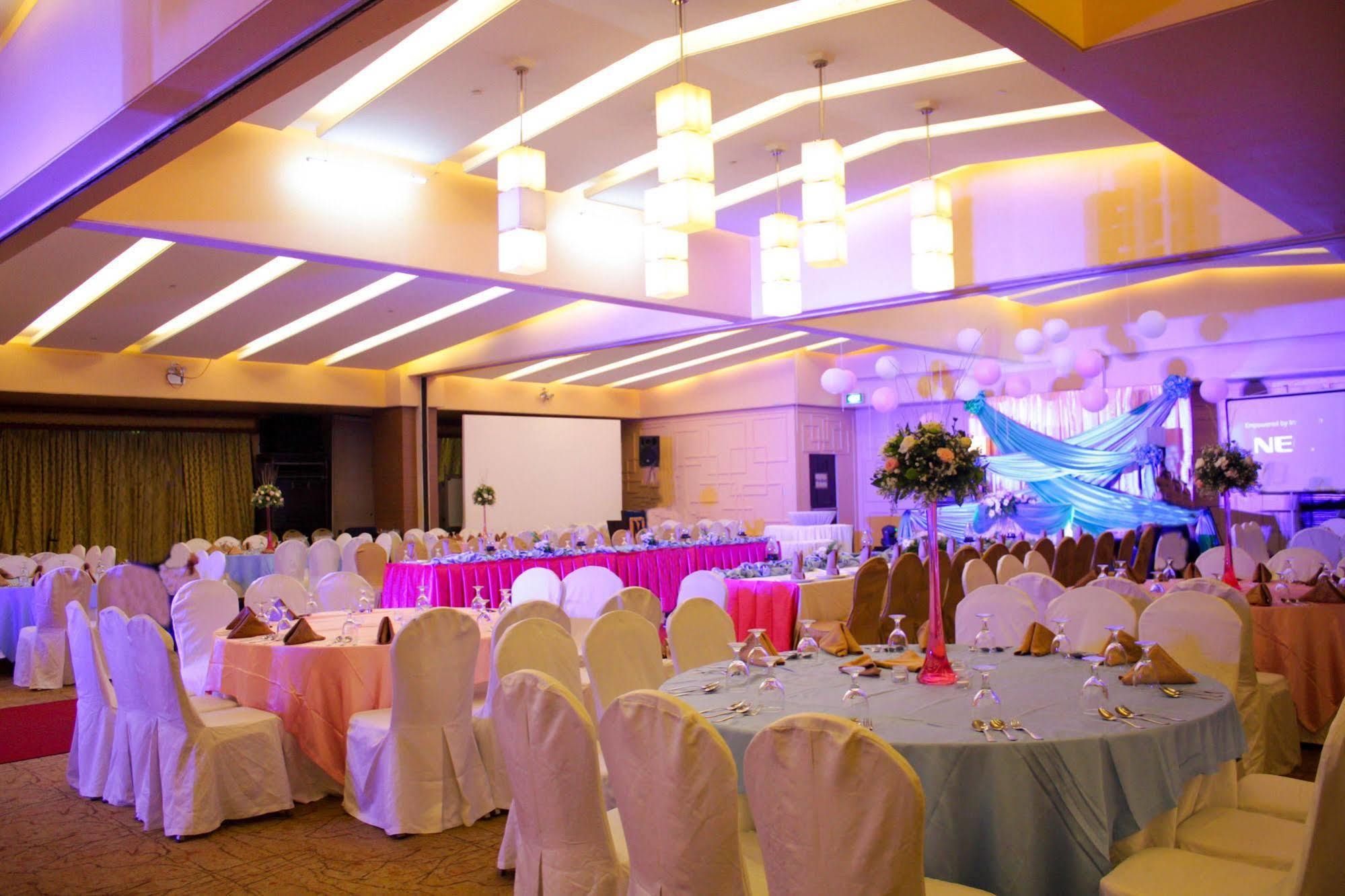 Manila Grand Opera Hotel Exterior photo
