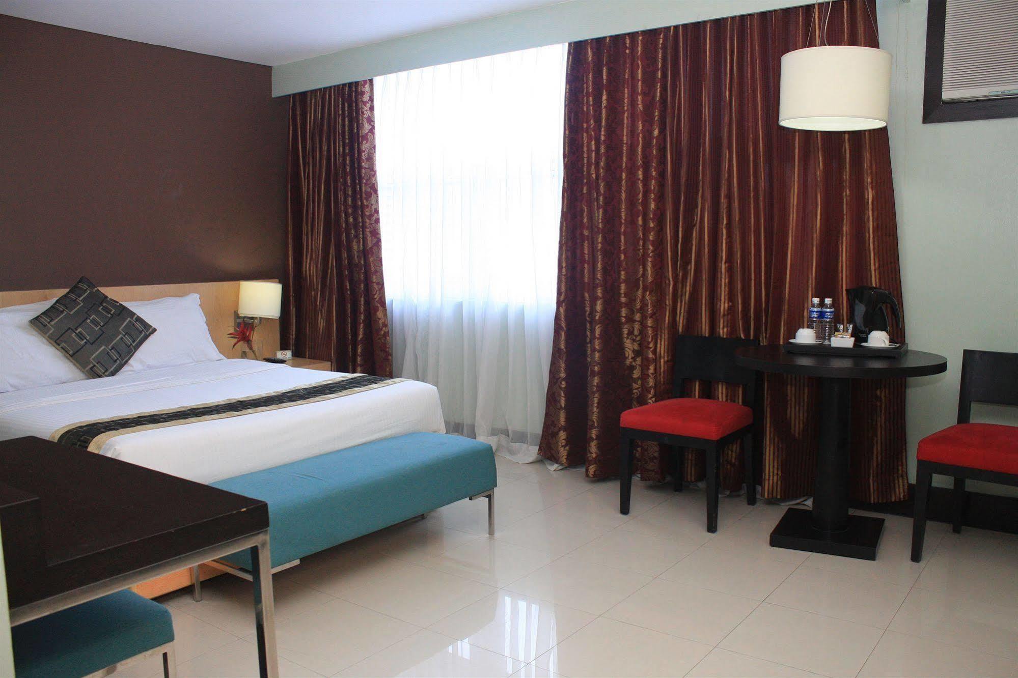 Manila Grand Opera Hotel Exterior photo